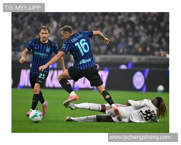 足球巨星壁纸精选全球球员精彩瞬间展示与足球文化艺术融合展示